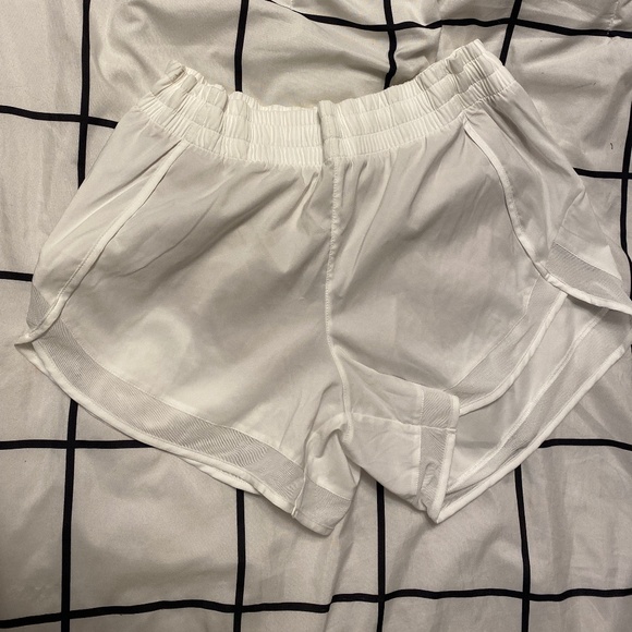 Athleta Mesh Racer Run Short 4” - Picture 1 of 3